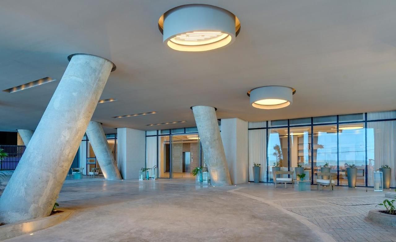 Apartment Luxurious And Modern Oceanfront With Views Of The Historic 2b And 2br