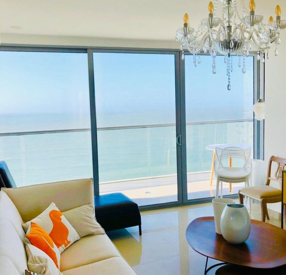 Luxurious And Modern Oceanfront With Views Of The Historic 2b And 2br Apartment *
