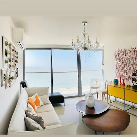 Luxurious And Modern Oceanfront With Views Of The Historic 2b And 2br * Cartagena