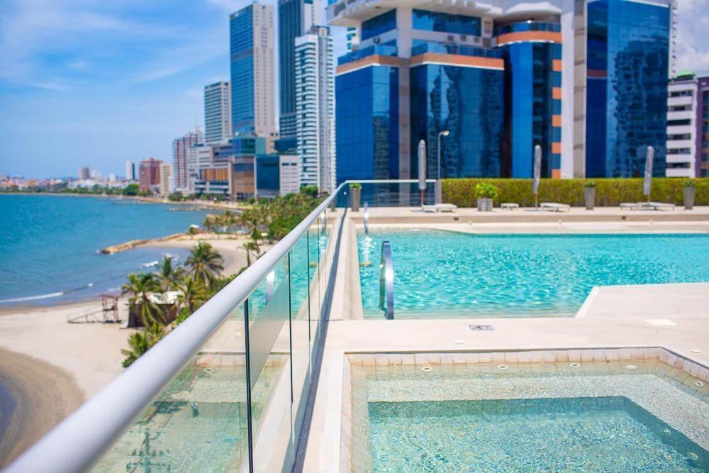 Luxurious And Modern Oceanfront With Views Of The Historic 2b And 2br Apartamento Cartagena