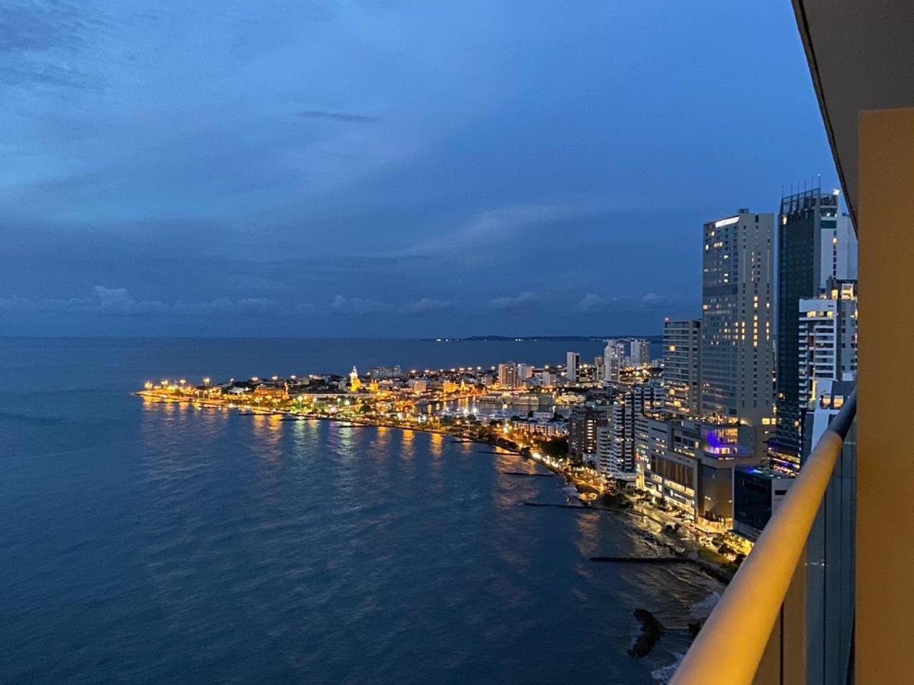 Luxurious And Modern Oceanfront With Views Of The Historic 2b And 2br *