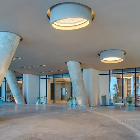 Apartment Luxurious And Modern Oceanfront With Views Of The Historic 2b And 2br