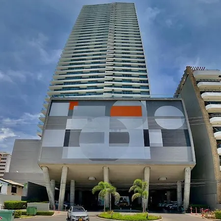 Luxurious And Modern Oceanfront With Views Of The Historic 2b And 2br Apartment