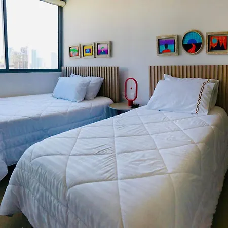 Luxurious And Modern Oceanfront With Views Of The Historic 2b And 2br *